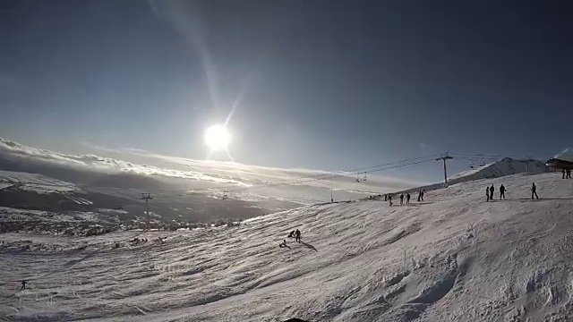 滑雪胜地的美丽阳光景观视频素材