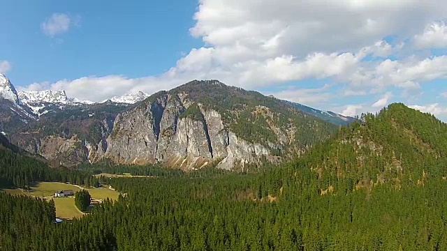 空中美丽的高山景观视频素材