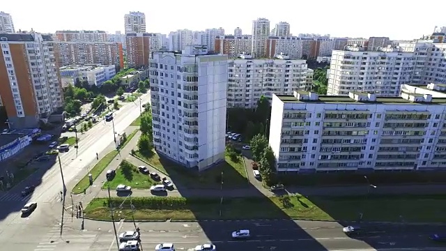 莫斯科的空中建筑、街道、道路和公寓视频素材