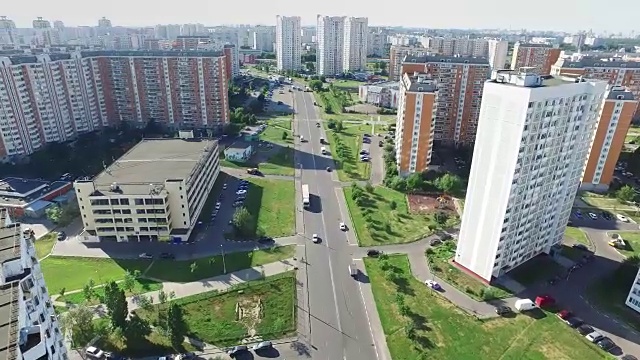 莫斯科的空中建筑、街道、道路和公寓视频素材