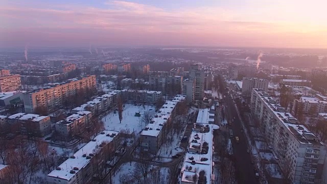 空中的冬季城市美丽的夜空视频下载