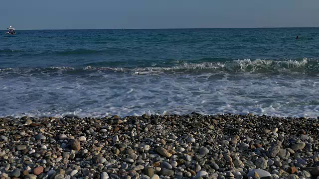 海滩上的海浪和海底景色视频素材