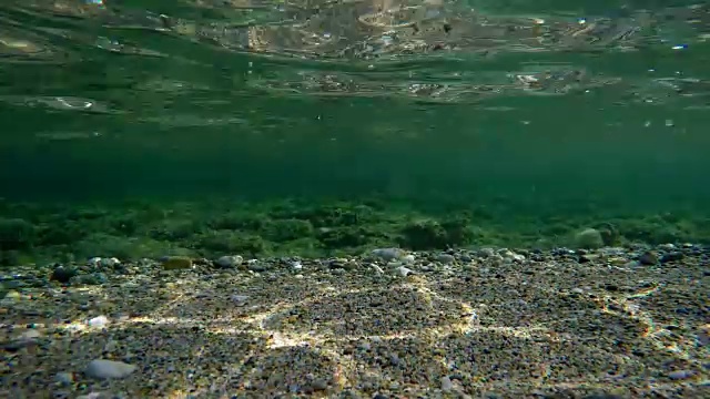 海滩上的海浪和海底景色视频素材