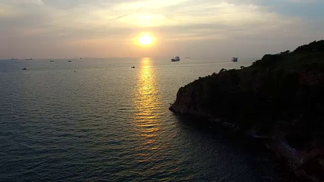 海面上的日落天空水平视频素材