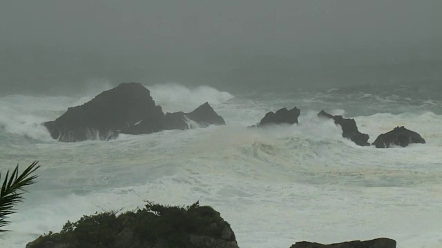 日本和歌山潮野角怒涛视频素材