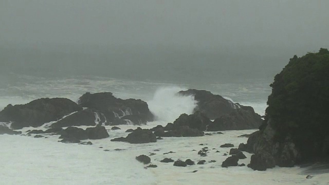 日本和歌山潮野角怒涛视频素材