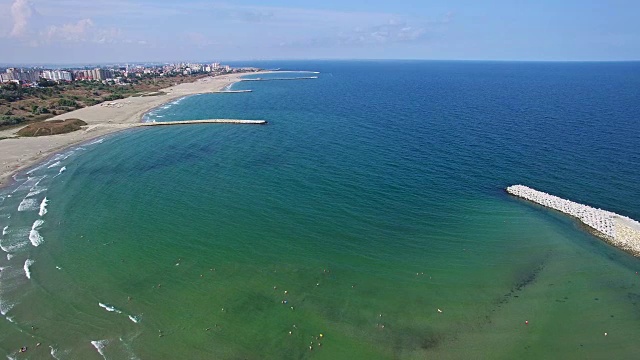 飞越黑海海滩视频素材