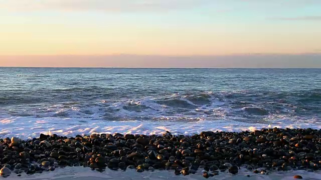 大浪从海边看视频素材