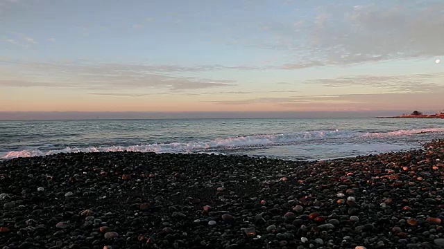 从码头黄昏开始海岸线向左平移视频素材