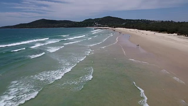 飞越海滩视频素材