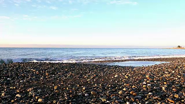 海边，海浪和沙滩的特写，放大高清镜头视频素材