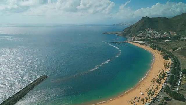 热带岛屿上的天堂海滩视频素材