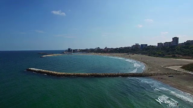 飞越罗马尼亚黑海康斯坦察海岸线视频素材