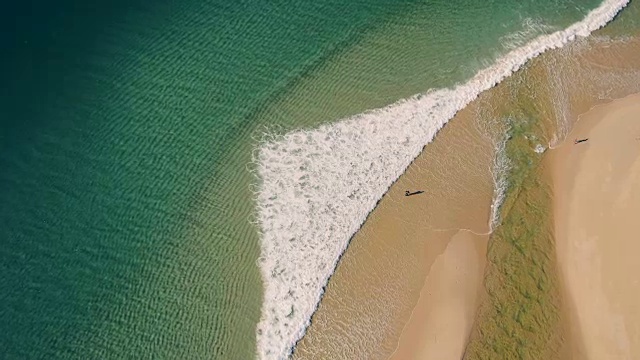 航拍海洋海滩及海峡视频素材