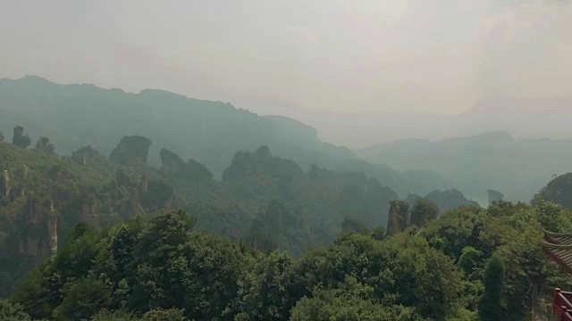 天门山上的天门山庙视频素材