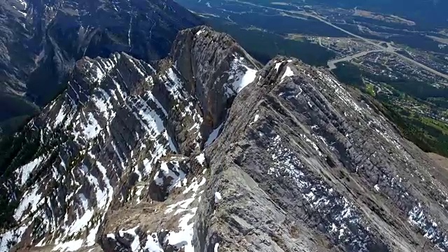 从空中俯瞰山脊视频下载