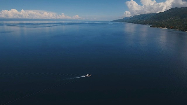 海上摩托艇，鸟瞰图。菲律宾宿雾岛视频素材