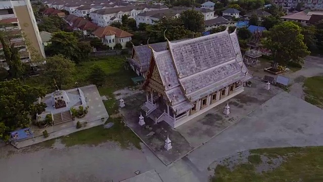 美丽的古泰国风格的寺庙与粉红色视频素材