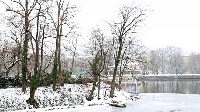 布拉格冬天的景色被白雪覆盖视频素材