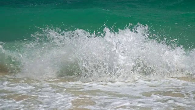 热带海滩，安达曼海，泰国甲米。(缓慢)。视频素材