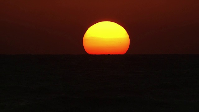 日本北海道托马前的海上日落视频素材