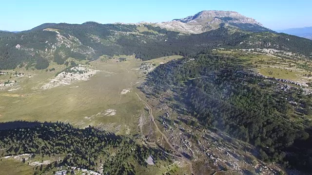 迪纳拉高山鸟瞰图视频素材