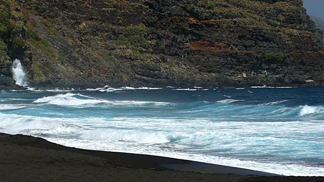 海岸海滩的风景。慢动作视频素材