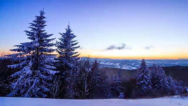 冬天的风景。日出。视频素材