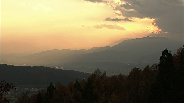 野泽温泉黄昏，长野，日本视频素材