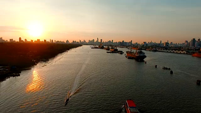 泰国曼谷朝普拉亚河鸟瞰图视频素材