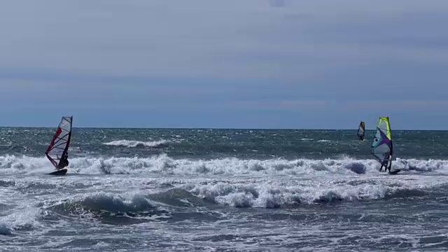 风冲浪视频下载