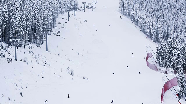 在托多尔卡山上滑雪视频素材