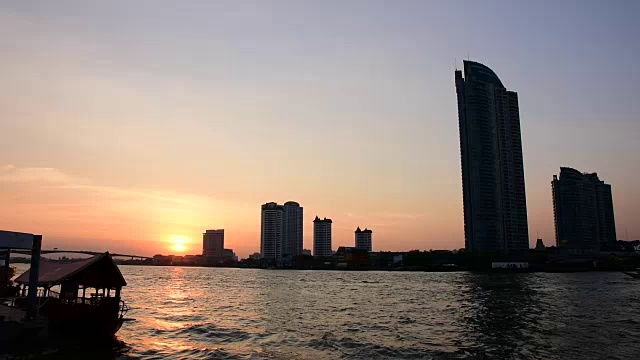 泰国河上的交通视频素材