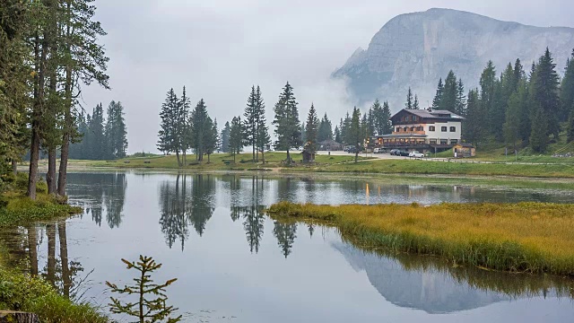 山中的湖视频素材