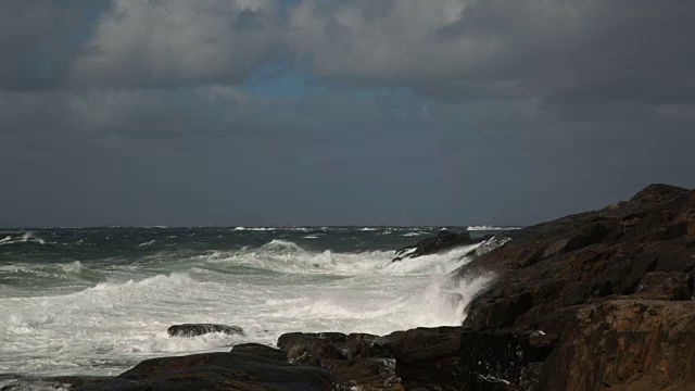 波涛汹涌的海面视频素材