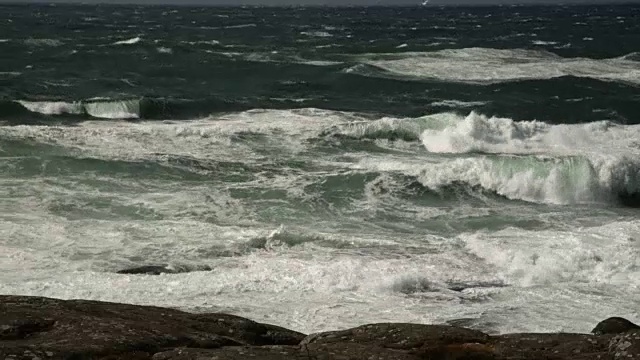 波涛汹涌的海面视频素材