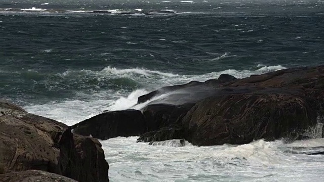 波涛汹涌的海面视频素材