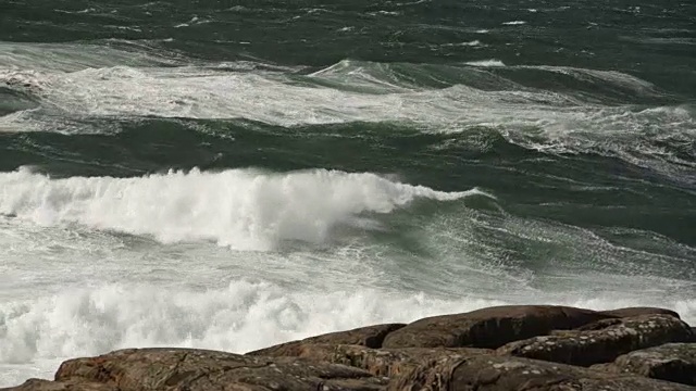 波涛汹涌的海面视频素材