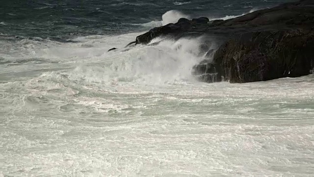 波涛汹涌的海面视频素材