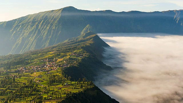 印度尼西亚东爪哇溴火山日出时的4K时间视频素材