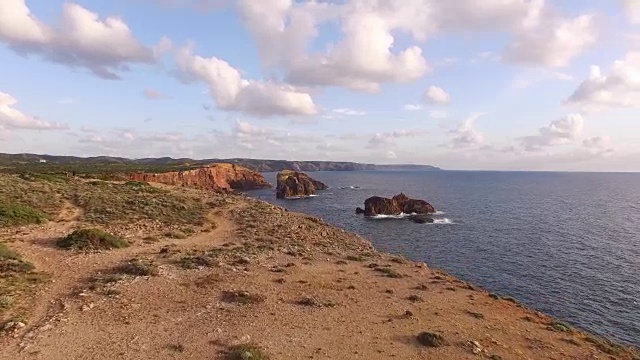 海洋和葡萄牙悬崖的全景，靠近卡拉帕特拉，罗塔维琴蒂纳。视频素材