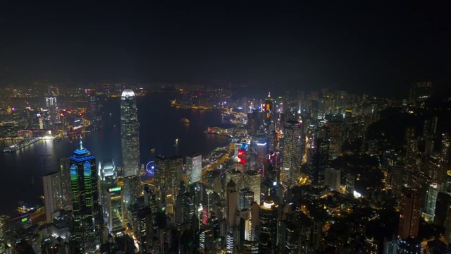 中国夜间照明著名的香港城湾航拍全景4k视频素材