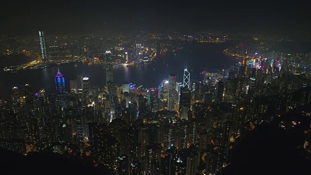 中国夜照亮香港市区海湾航拍全景4k视频素材