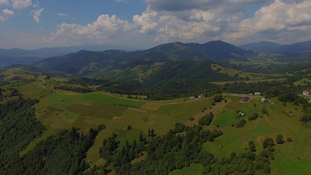 夏季喀尔巴阡山脉景观视频素材