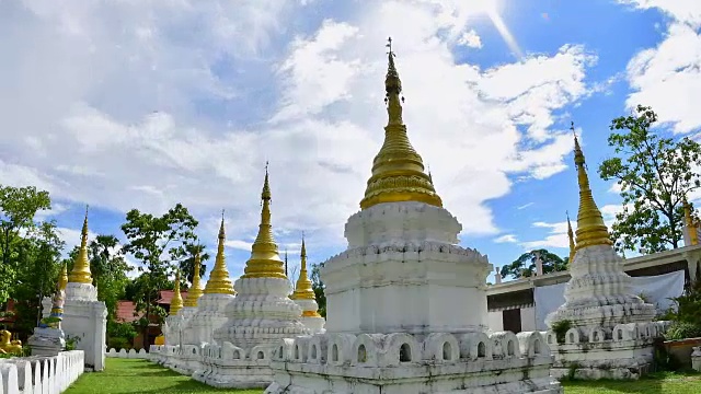 泰国北部碧空碧空的蓝邦寺。视频素材