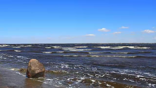 海浪与石头视频素材