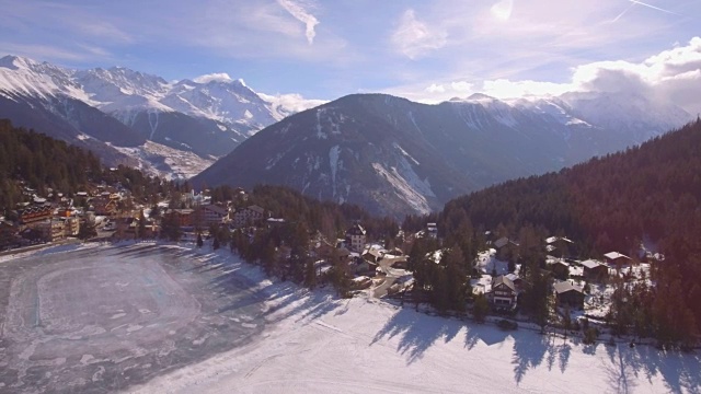 Champex-Lac溜冰场-空中4K视频素材