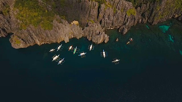 美丽的热带泻湖，鸟瞰图。热带岛屿视频素材