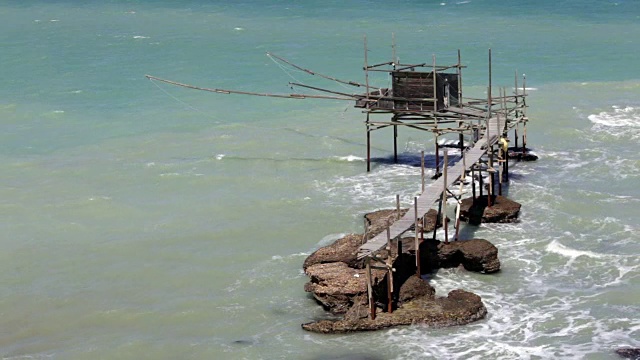 蓬塔Aderici。在意大利的Trabocchi海岸。视频素材