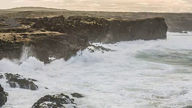 冰岛海岸的冬季风暴视频素材